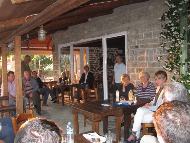 στο κλειστό