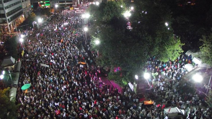 συνταγμα μπαλκόνι 2130