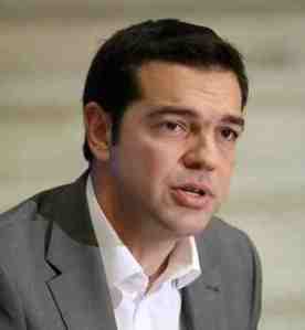 ΤΣΙΠΡΑΣ ΔΑΧΤΥΛΟ ΣΤΟ ΤΡΑΠΕΖΙ